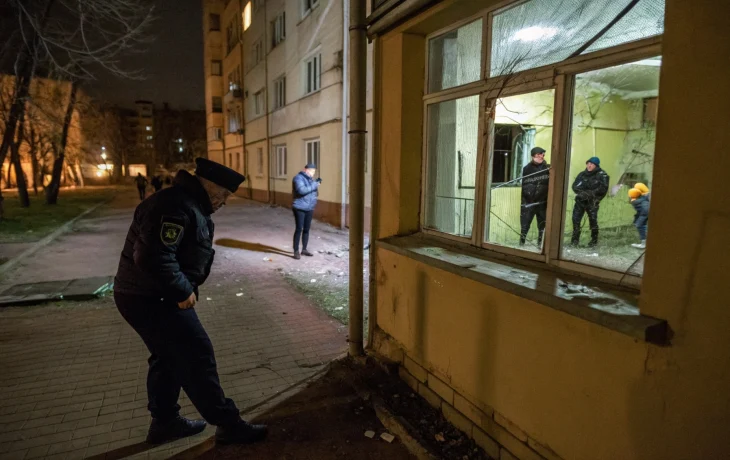 Полиция ищет подростков за обстрел окон в Нижнем Новгороде Полиция ищет подростков за обстрел окон в Нижнем Новгороде
