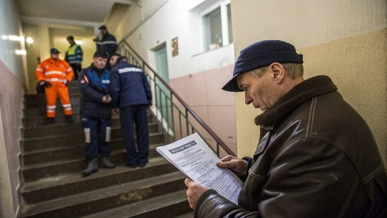 В Красноярске мошенники под видом коммунальщиков обманывают пенсионеров В Красноярске мошенники под видом коммунальщиков обманывают пенсионеров
