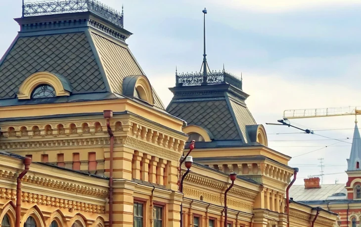 Нижегородская ярмарка вернула исторический облик с установкой «короны» Нижегородская ярмарка вернула исторический облик с установкой «короны»