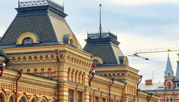 Нижегородская ярмарка вернула исторический облик с установкой «короны»