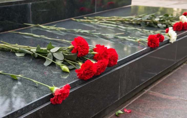 Петербург празднует 80-летие Победы Петербург празднует 80-летие Победы