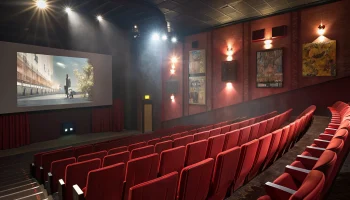 Премьера фильма «Игры с огнем» в Краснодаре обучает подростков против экстремизма и опасностей соцсе